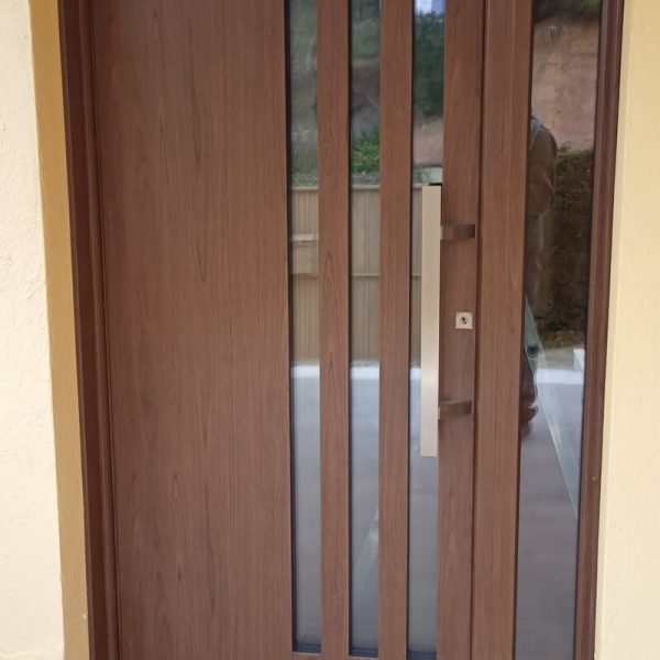 Instalación de puertas de entrada PVC en Reus y Tarragona 10