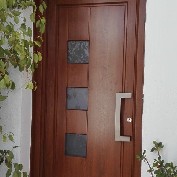 Instalación de puertas de entrada PVC en Reus y Tarragona 12